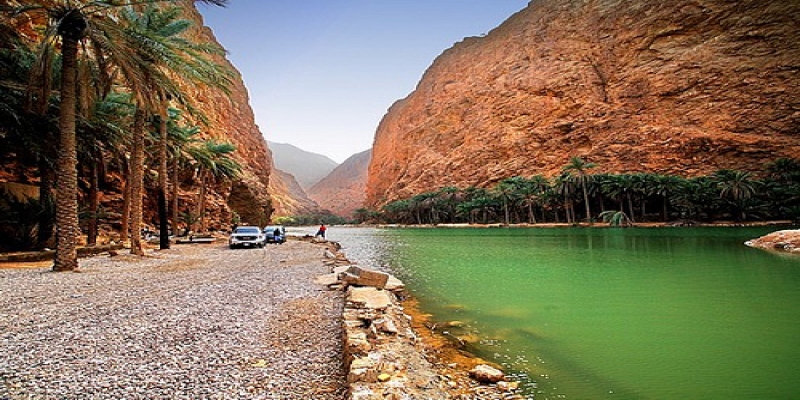 Muscat Wadi & Oasis Tour with River Swimming